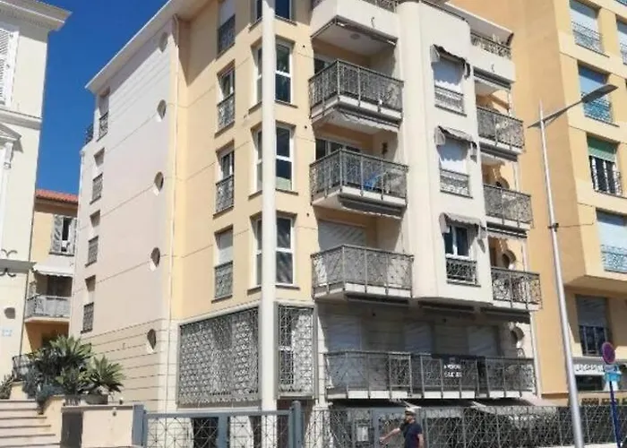Azzurra Superbe 2p Et Vu Apartmán *